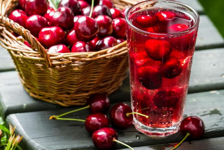 Nước ép anh đào có tốt không? 7 lợi ích và giải pháp thay thế chuẩn Keto