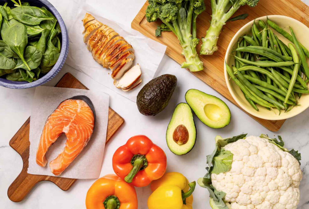 Rau củ nào phù hợp với chế độ Keto? Danh sách nên ăn và nên tránh kèm hàm lượng carb