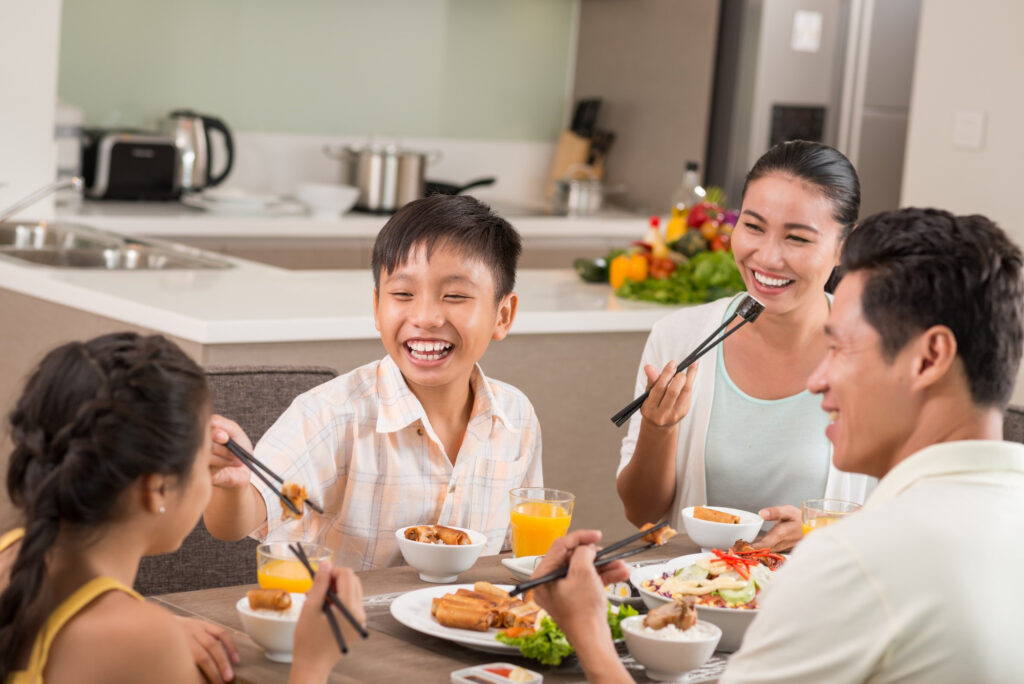 Vì sao cảm giác ngon miệng lại quan trọng? Ăn uống vui vẻ cũng là một phần của sức khỏe